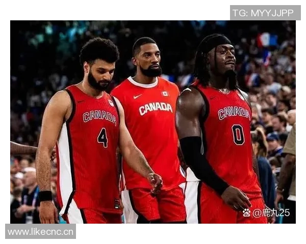 维金斯称赞鲍威尔赛季表现出色第四节关键时刻展现爆发力